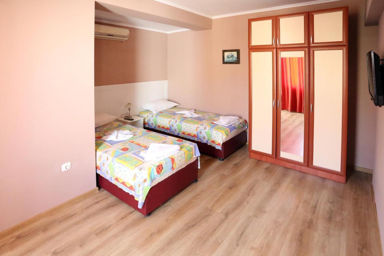 Apartments Dani Pomorie Esterno foto