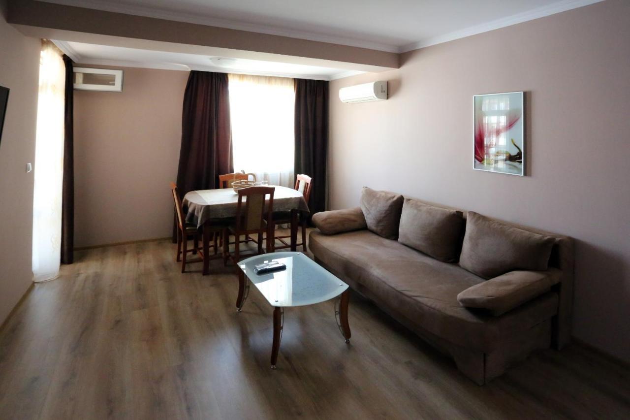 Apartments Dani Pomorie Esterno foto