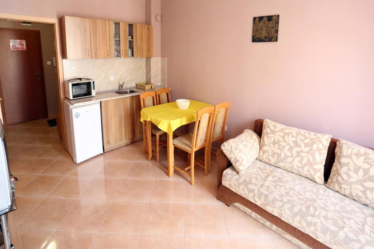 Apartments Dani Pomorie Esterno foto