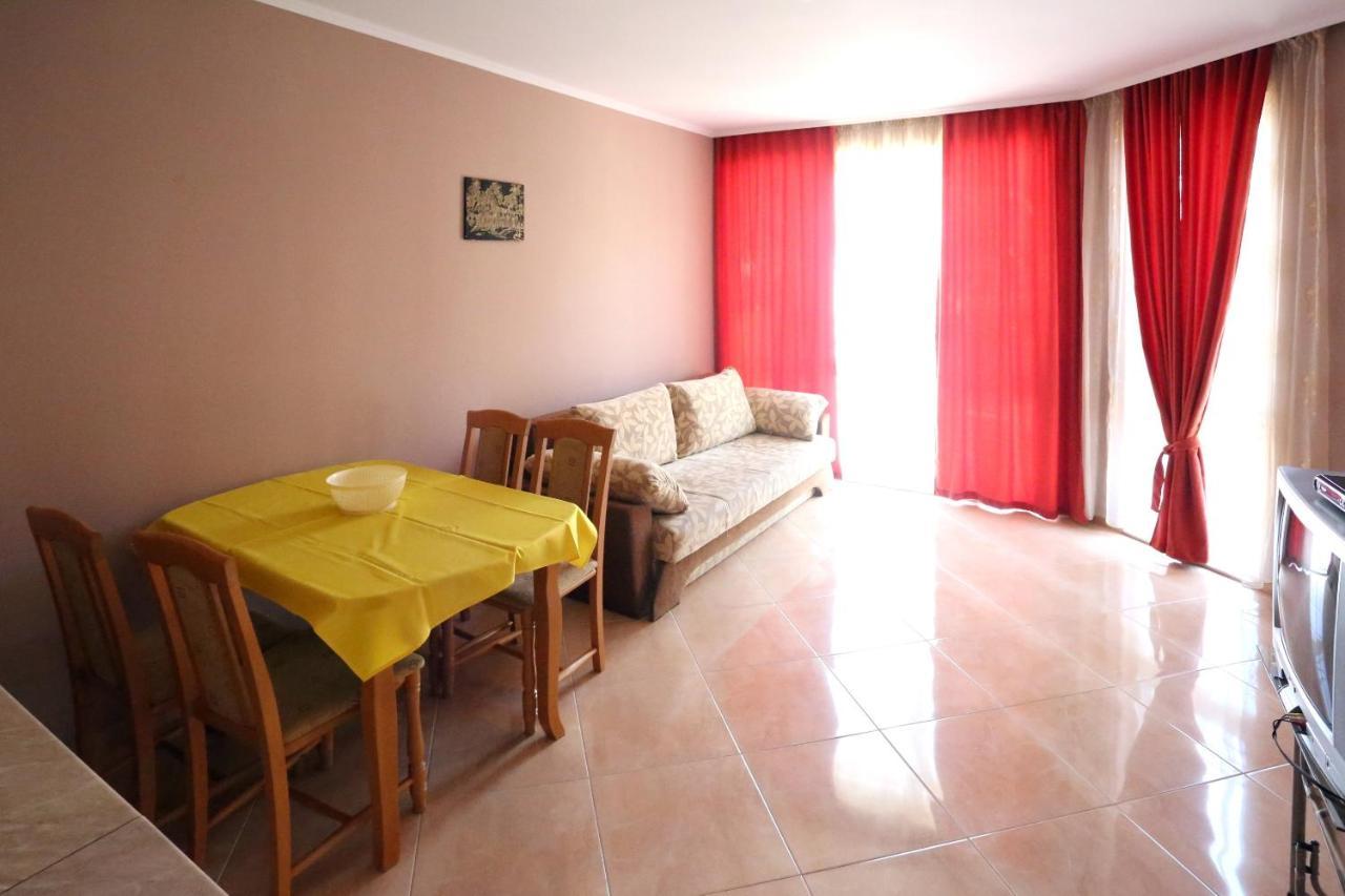 Apartments Dani Pomorie Esterno foto
