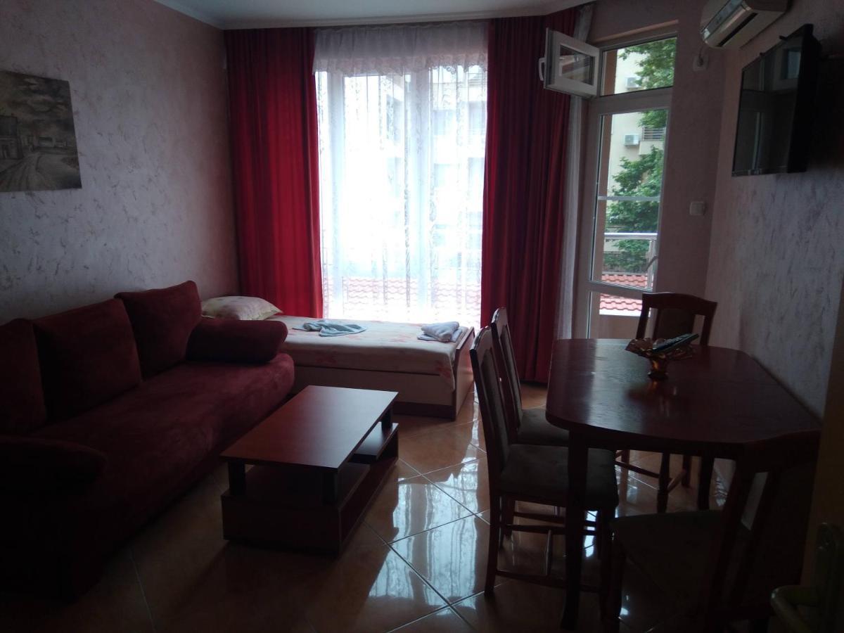 Apartments Dani Pomorie Esterno foto