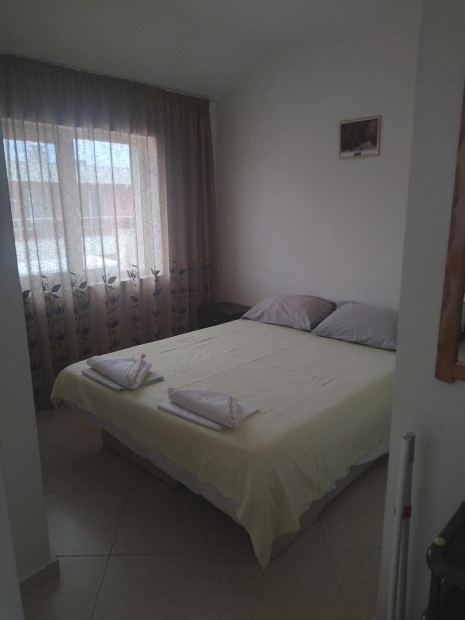 Apartments Dani Pomorie Esterno foto